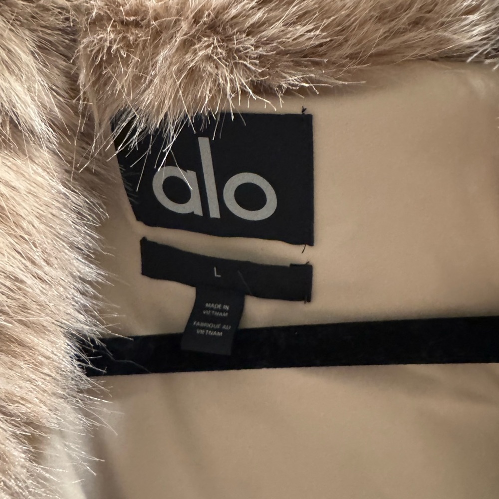 ALO Opulent Faux Fur Cropped Jacket - Picture 11 of 14
